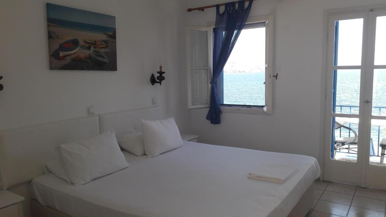 Pavlos Rooms Livadia  エクステリア 写真