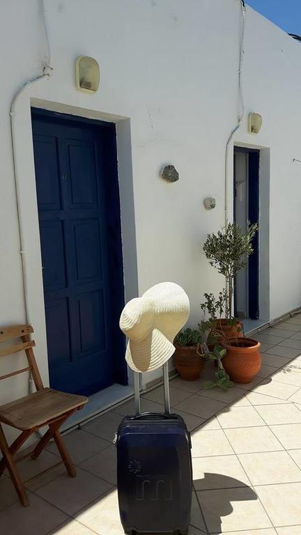 Pavlos Rooms Livadia  エクステリア 写真