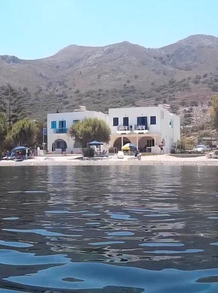 Pavlos Rooms Livadia  エクステリア 写真
