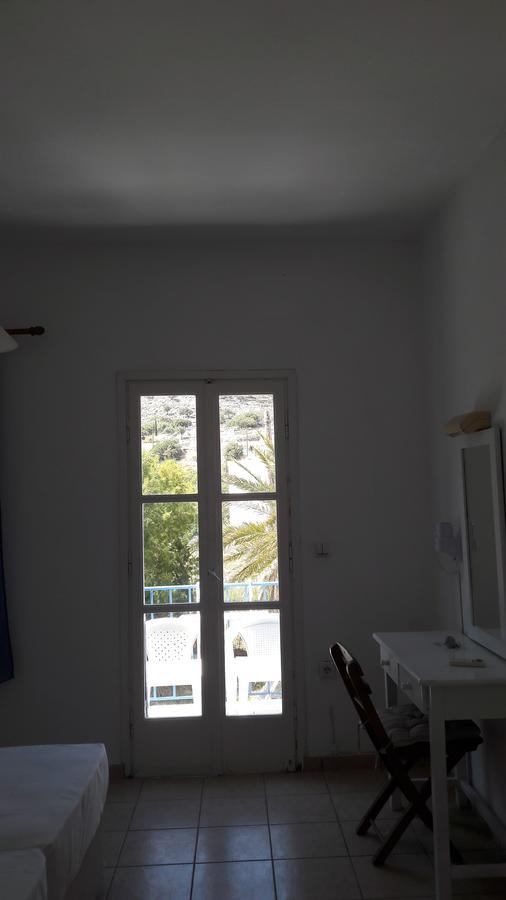 Pavlos Rooms Livadia  エクステリア 写真