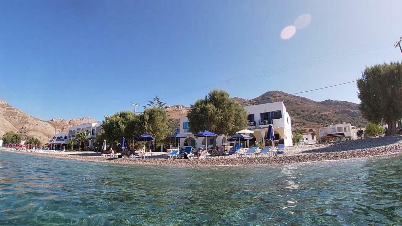 Pavlos Rooms Livadia  エクステリア 写真