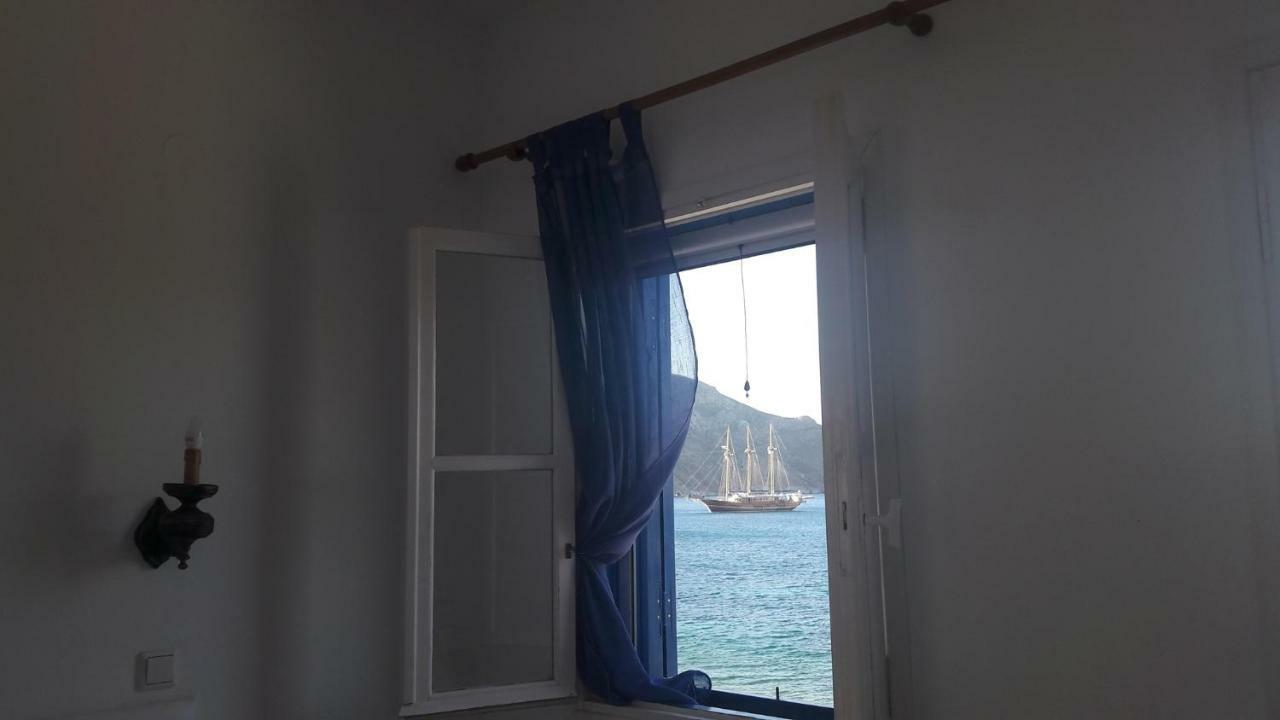 Pavlos Rooms Livadia  エクステリア 写真